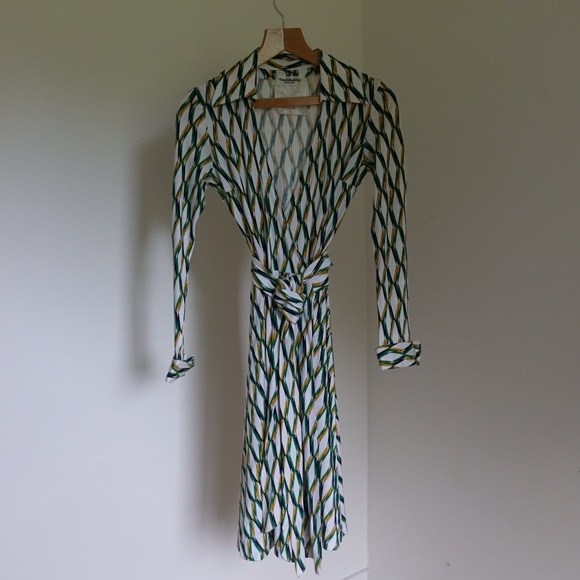 Vintage 1970s Diane Von Furstenberg Wrap Dress Size 8 - Picture 3 of 6